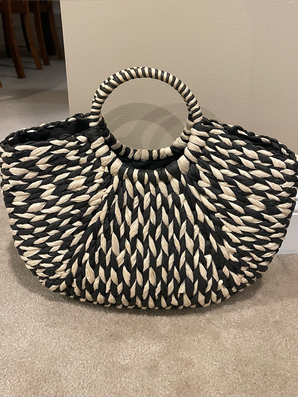 Pink Lily Woven Straw Circle Handle Tote Bag - Black & Cream